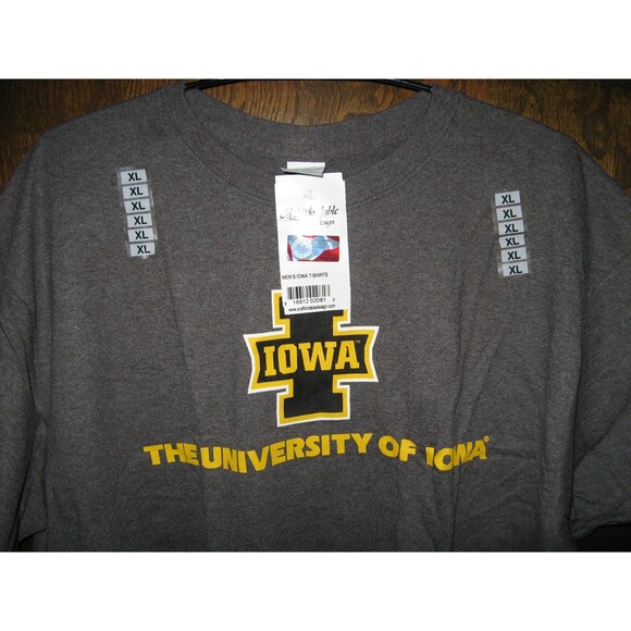 Mens The University of Iowa Hawkeye Logo Grey T-Shirt Size XL NWT NEW WITH TAGS - Picture 2 of 3